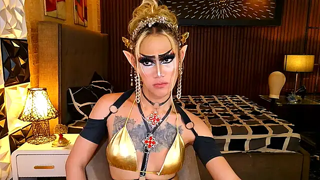 HorseCockDivine Adlı Modelin Canlı XXX Sohbeti