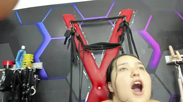 دردشة BDSM_PERLA الجنسية المباشرة