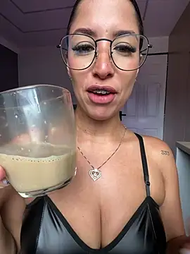 luvely_unique_'s Live XXX Chat