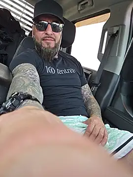 צ'אט XXX בשידור חי של Beardedtattood