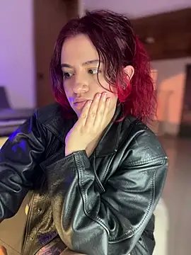 NikkiNix Adlı Modelin Canlı XXX Sohbeti