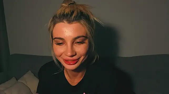 Ashley-Urban's Live XXX Chat