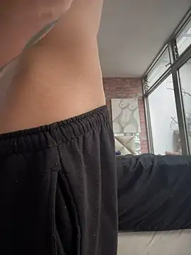 AlphaMasterXxx 现场XXX聊天
