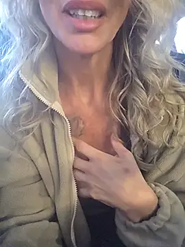 Miss_lateforclass' Live XXX Chat