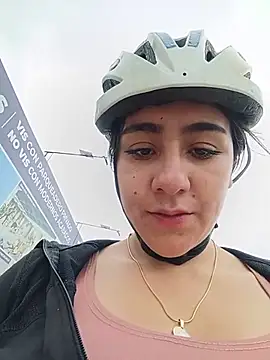 دردشة CAROLINE__07 الجنسية المباشرة