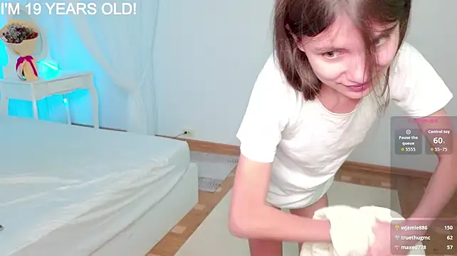 צ'אט XXX בשידור חי של Little__Lunaa