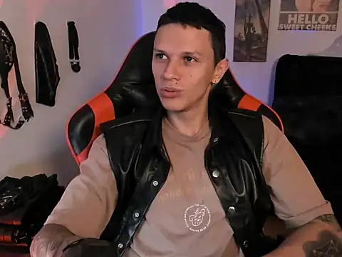 Masterdave7's Live XXX Chat