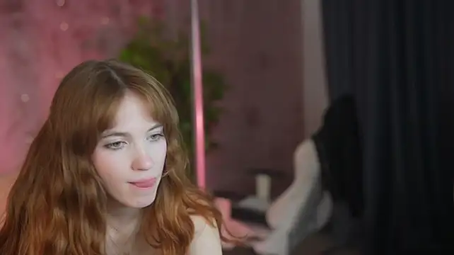 PrettyRuby054のライブXXXチャット