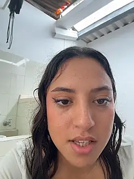 MeggyMae_ Chat XXX in diretta