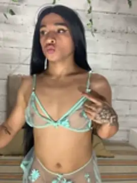 LUCIANA_FOX_TS 现场XXX聊天