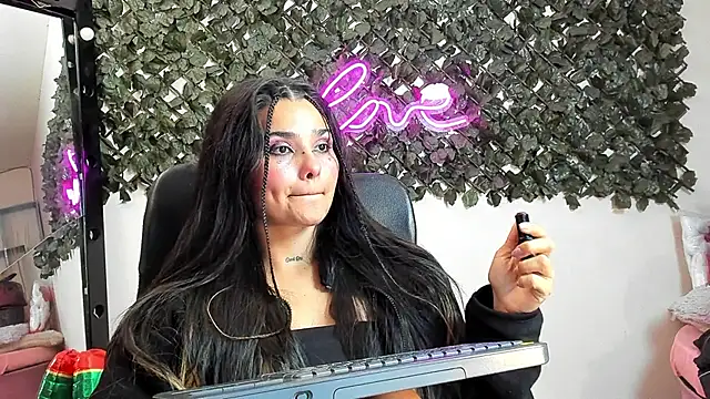 DestinyHills Chat XXX in diretta