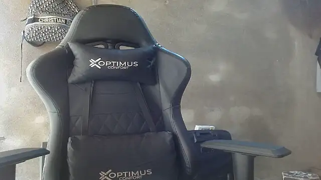 Larry-n-clouds' Live XXX Chat