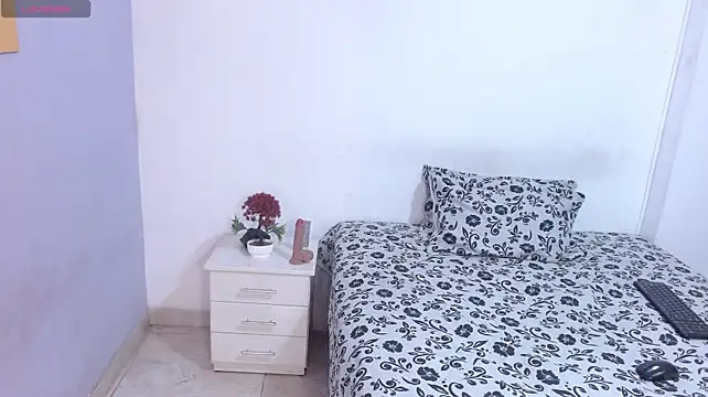 tiberius_blaunch লাইভ XXX চ্যাট