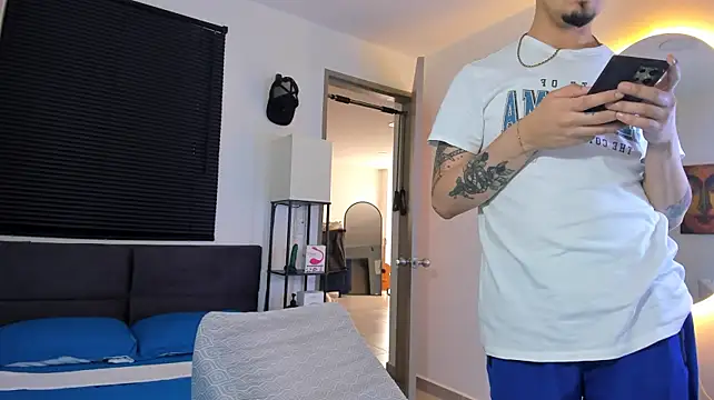 alejandro_calderon1のライブXXXチャット