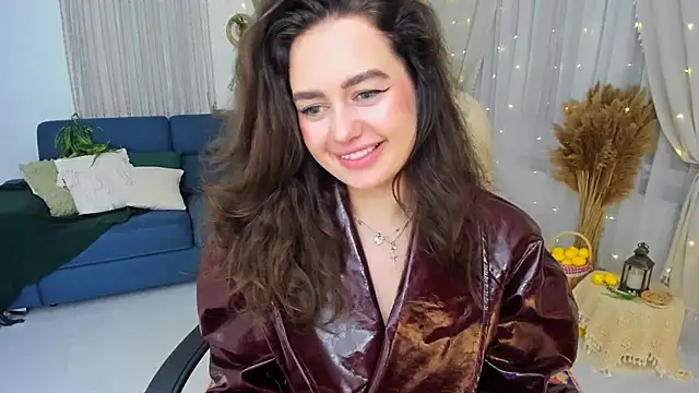 MiracleCurly Adlı Modelin Canlı XXX Sohbeti