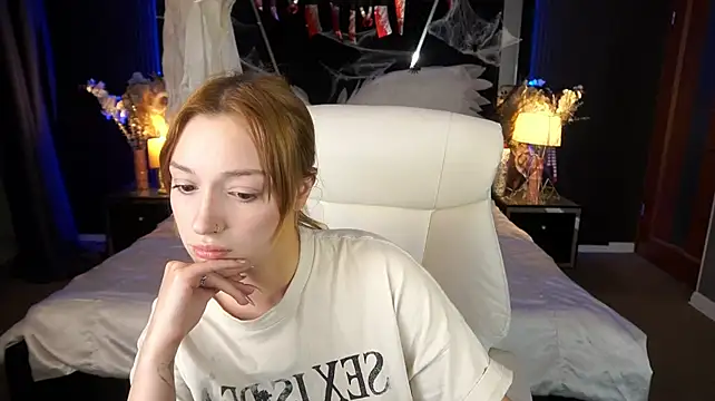 Chat XXX en directo de LizzaMoonn