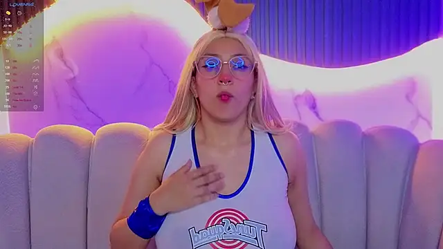 Chat +18 de Strawberry_cute_b ao vivo