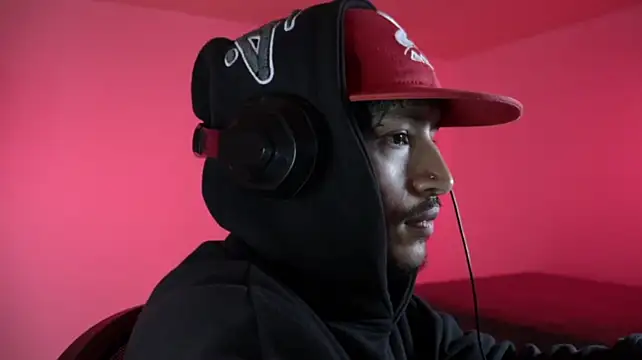 trieone's Live XXX Chat