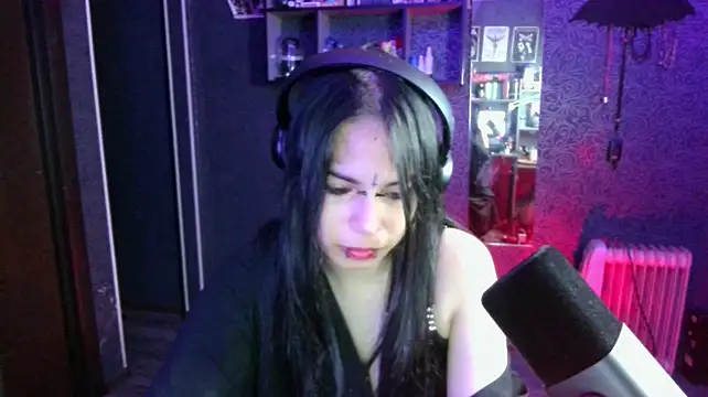 Lilith__Devil Adlı Modelin Canlı XXX Sohbeti