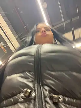دردشة CrazzyChicks الجنسية المباشرة