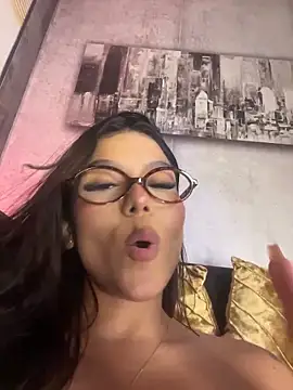 Chat +18 de CherrySmirkXXX ao vivo