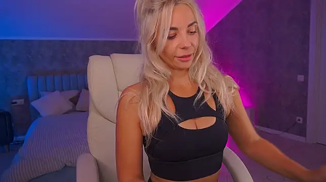 BellaRayyy's Live XXX Chat