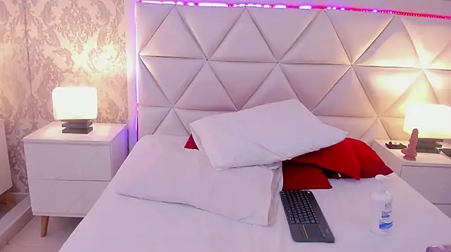 LaylaaDoll live XXX chat