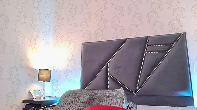 Jules_velvetn Live XXX chat