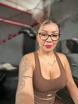 DIANITA_1988 Adlı Modelin Canlı XXX Sohbeti