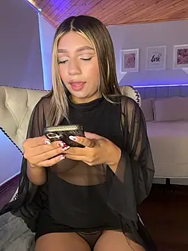 XXX chat uživo modela Issa_pink18
