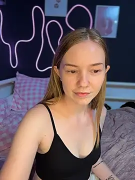 MilaMoone live XXX chat