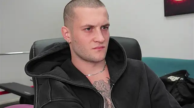 Igor_Wilde Adlı Modelin Canlı XXX Sohbeti