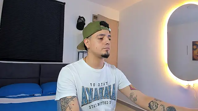 alejandro_calderon1's Live XXX Chat