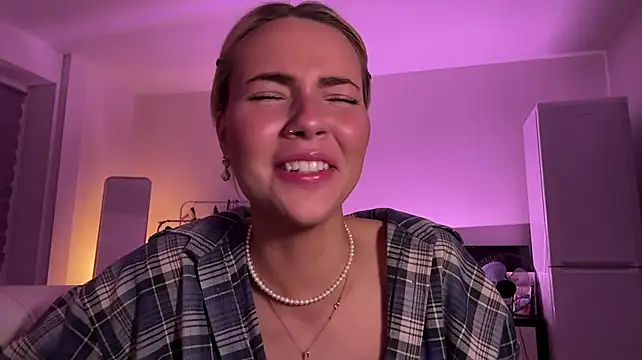 XXX chat uživo modela ChristelDuncombe