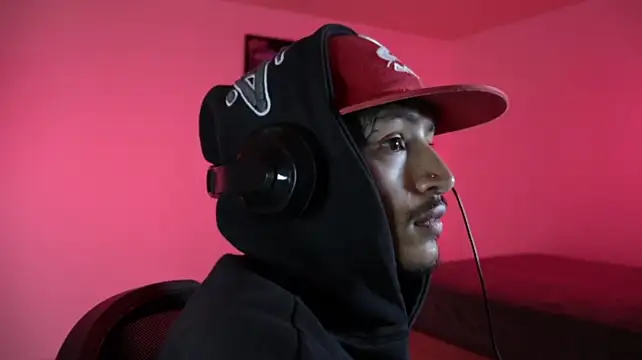 trieone Live XXX-Chat