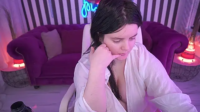 Chat +18 de LittleShyy ao vivo
