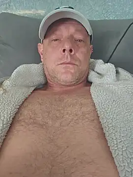 WhatWillIDo4U webcam show
