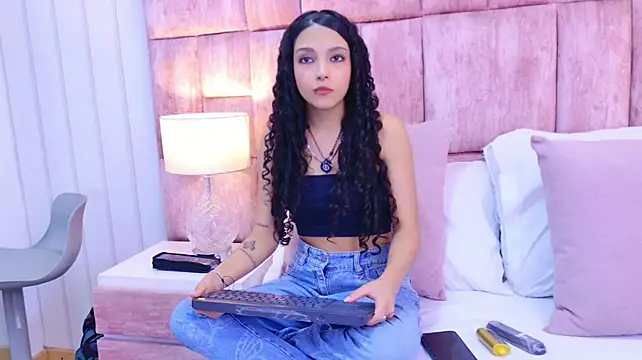 Chat +18 de MiaLaure ao vivo