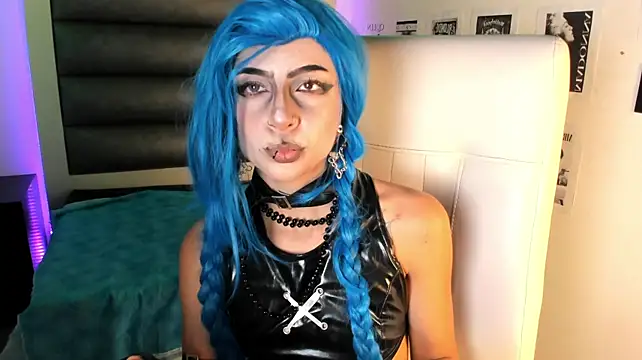adhalee_js' Live XXX Chat