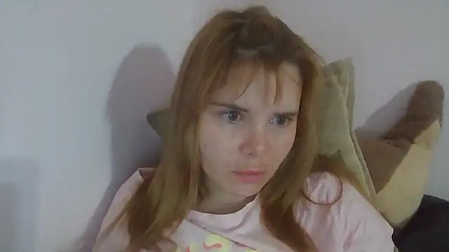 دردشة HornyElena الجنسية المباشرة