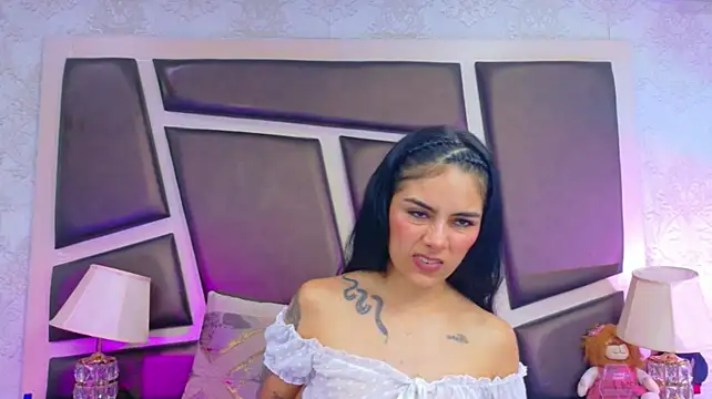 แชท XXX สดของ NicoleEsposito