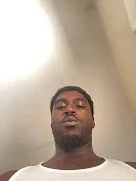 BrownSkinHandsome's Live XXX Chat