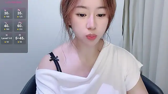 Abigail-3 Chat XXX live