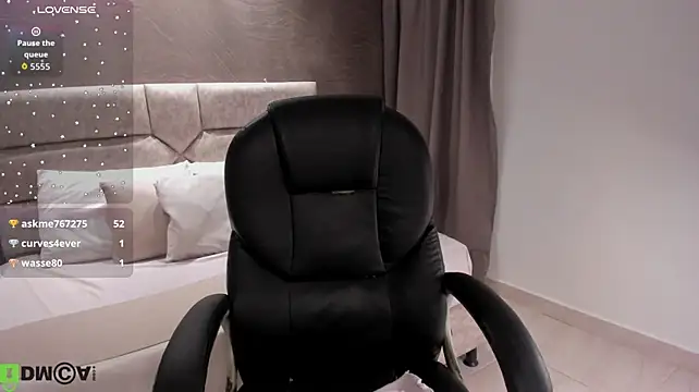 miaparker25 XXX чат на живо