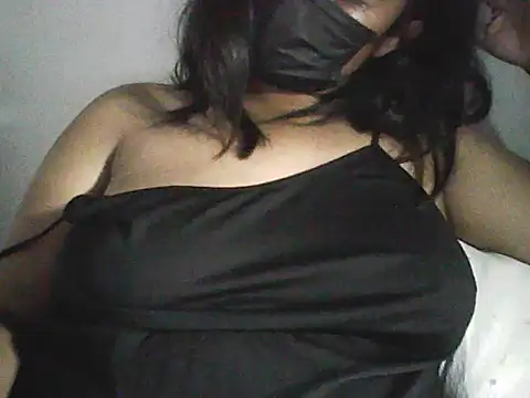 Artinah22 Live XXX-Chat