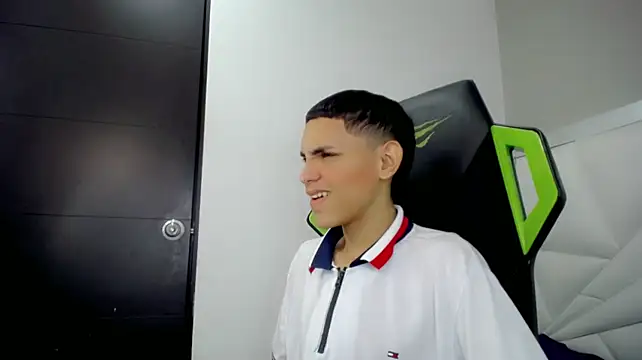 Chat XXX ao vivo de Asher_athlets
