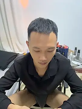 lun_kai's Live XXX Chat
