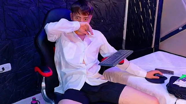 Brian_Montes' Live XXX Chat