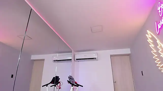 Simon_Axe Chat XXX live
