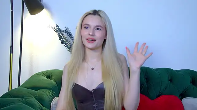 LeaLamour Adlı Modelin Canlı XXX Sohbeti